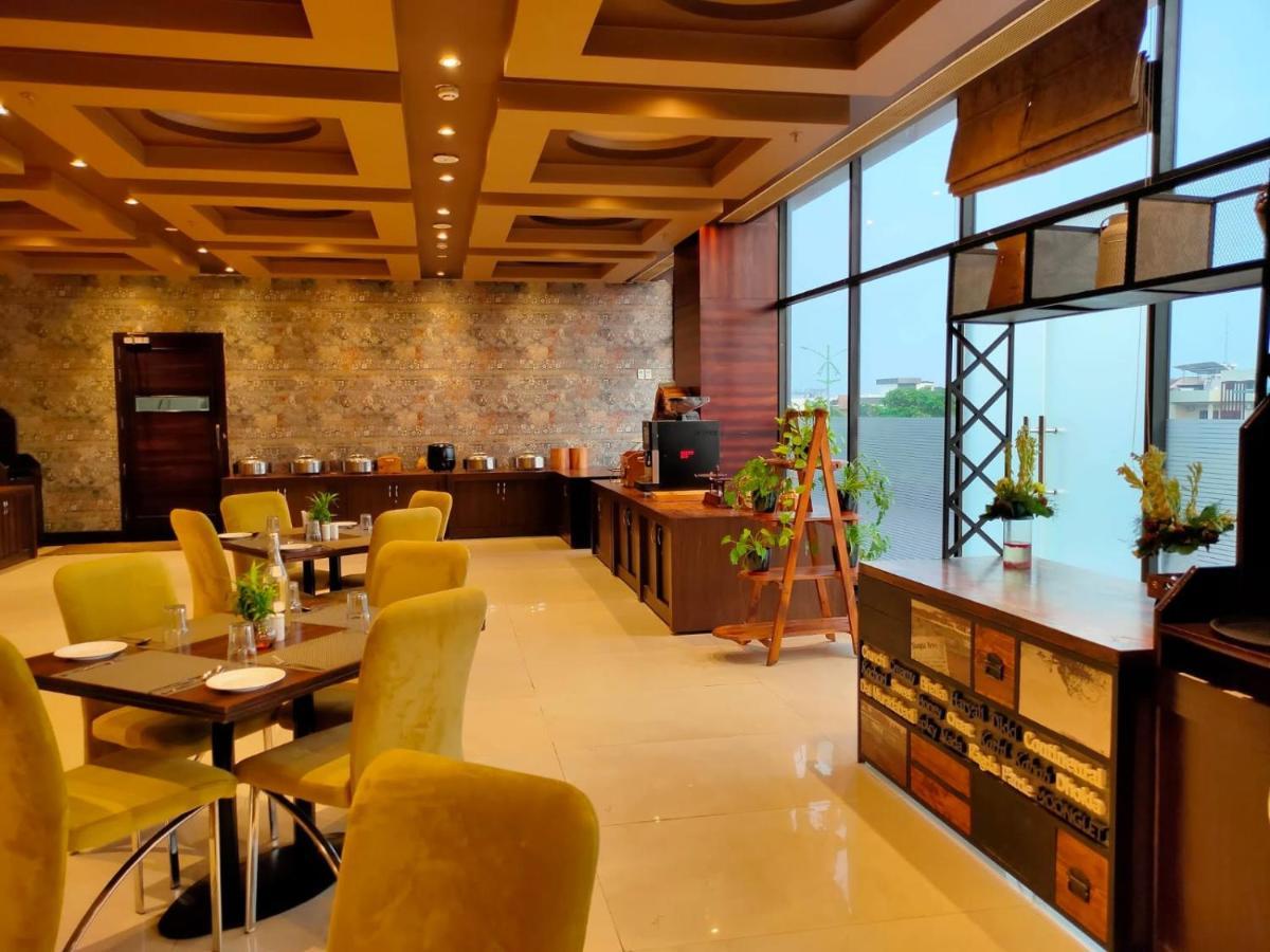 Comfort Hotel Vista Lucknow Exterior photo